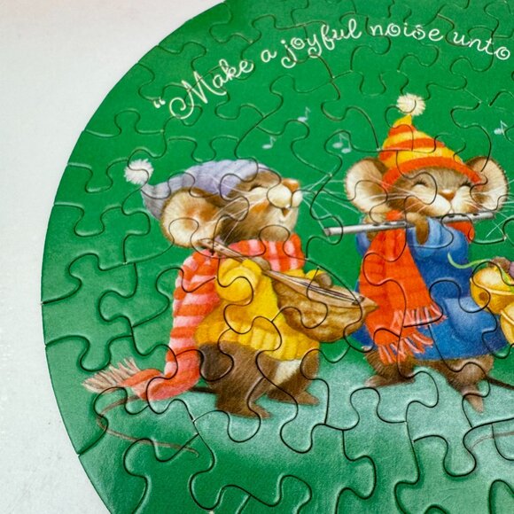 Vtg Christmas Holiday Mice Green Springbok Hallmark 7in Round Cardboard Puzzle - Picture 7 of 14